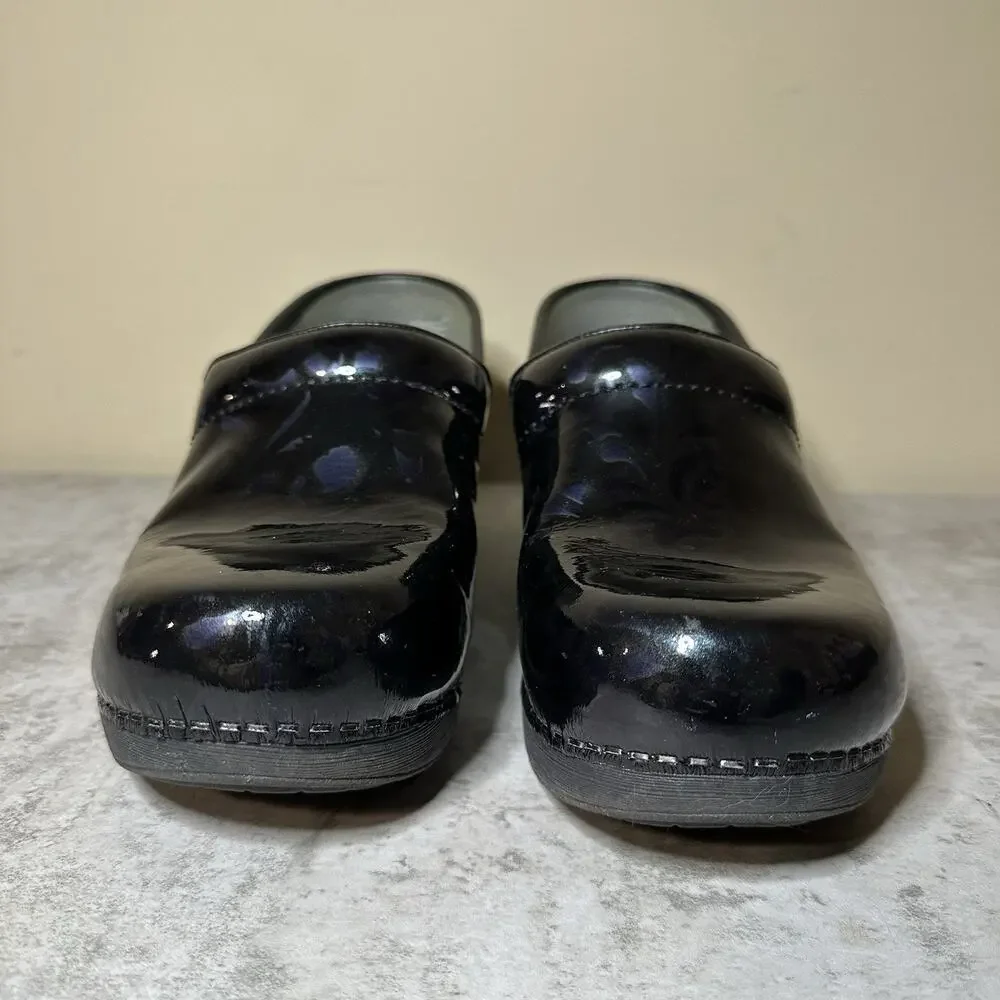 Dansko | XP 2.0 Floral Patent Leather Performance Clogs Size US 8.5